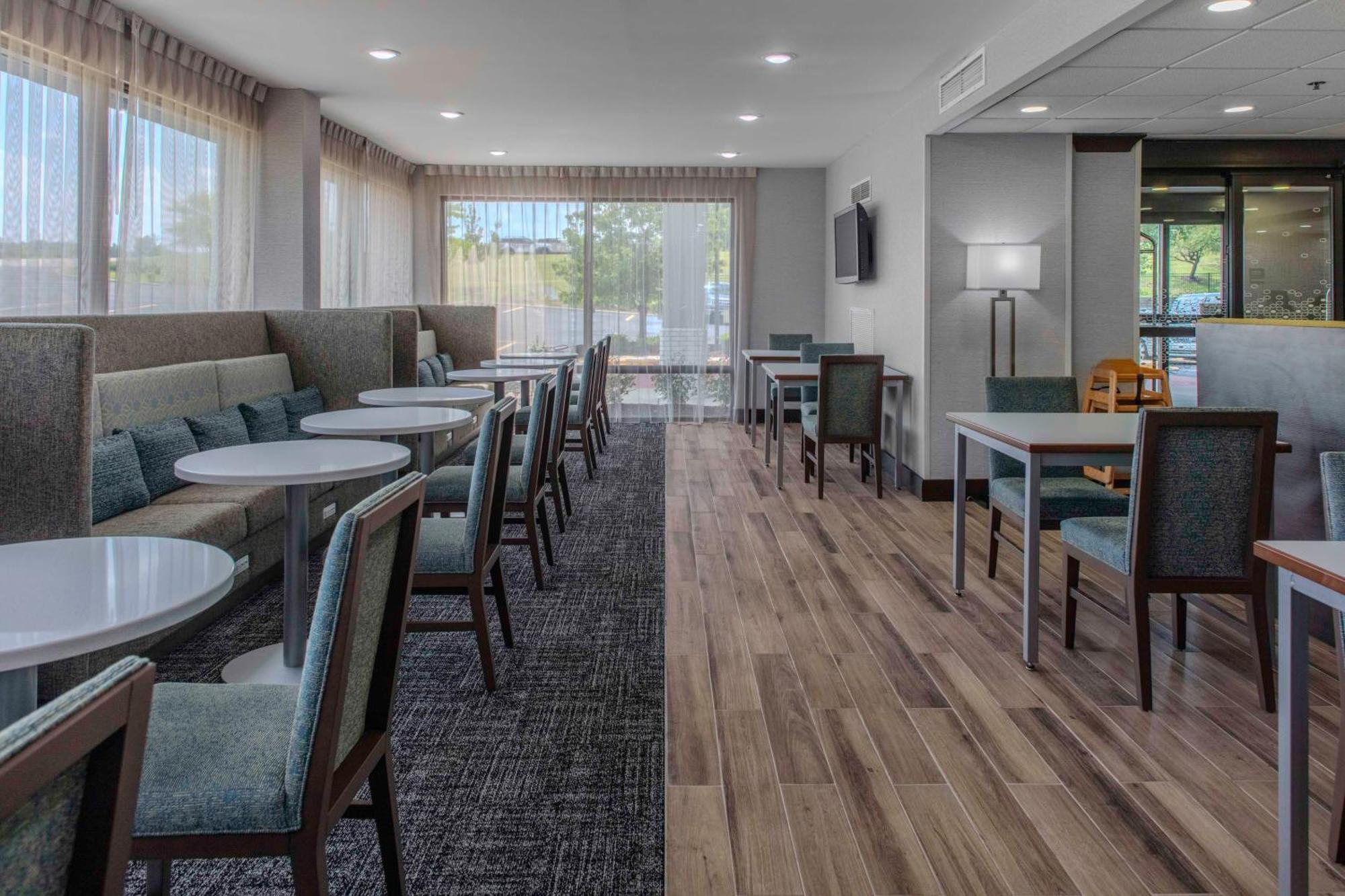 Hampton Inn Detroit Northville Exterior foto