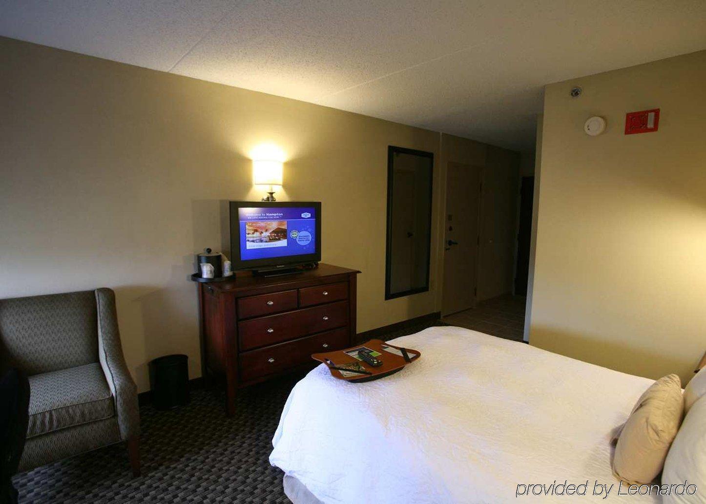 Hampton Inn Detroit Northville Zimmer foto