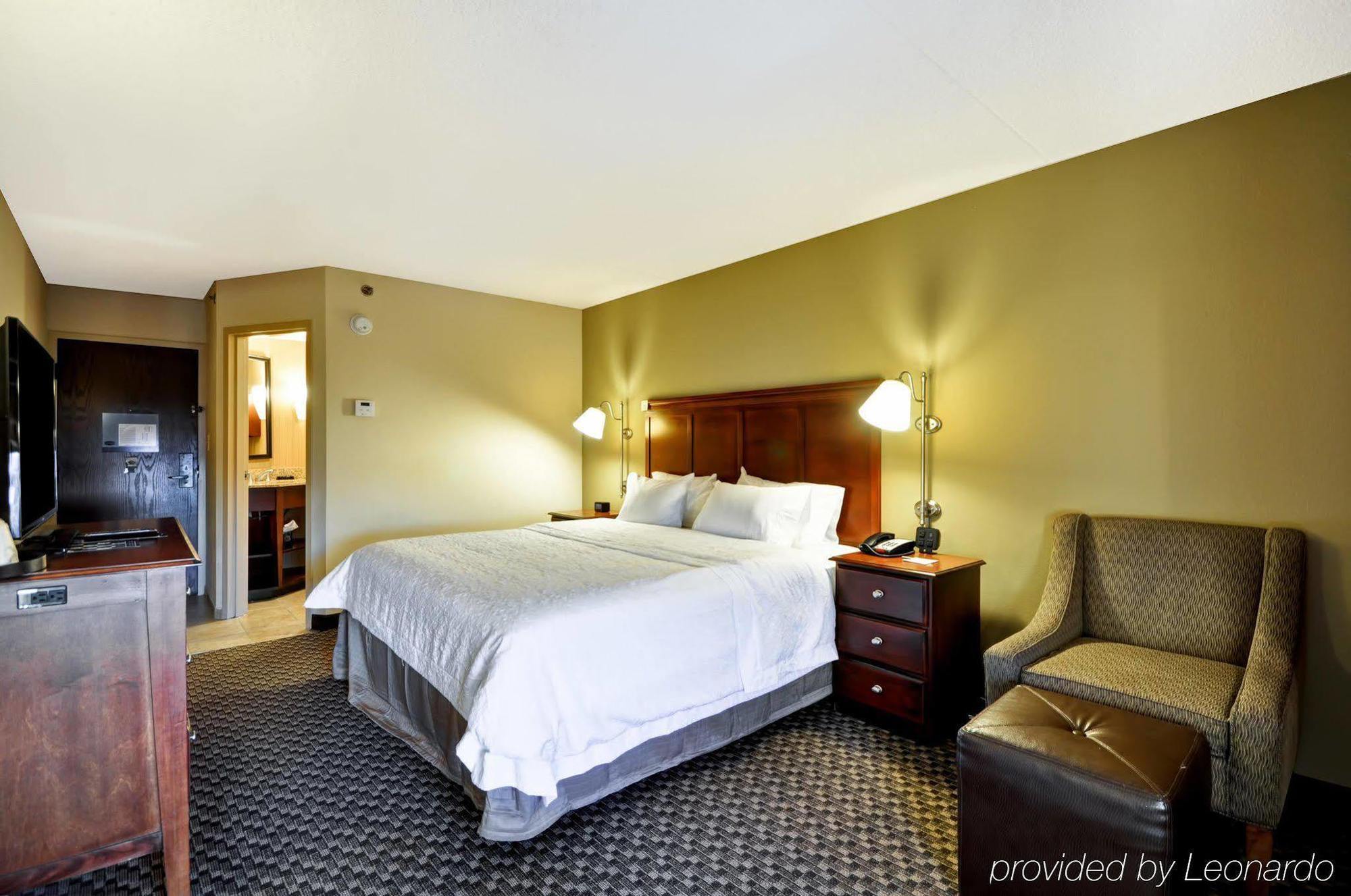 Hampton Inn Detroit Northville Exterior foto