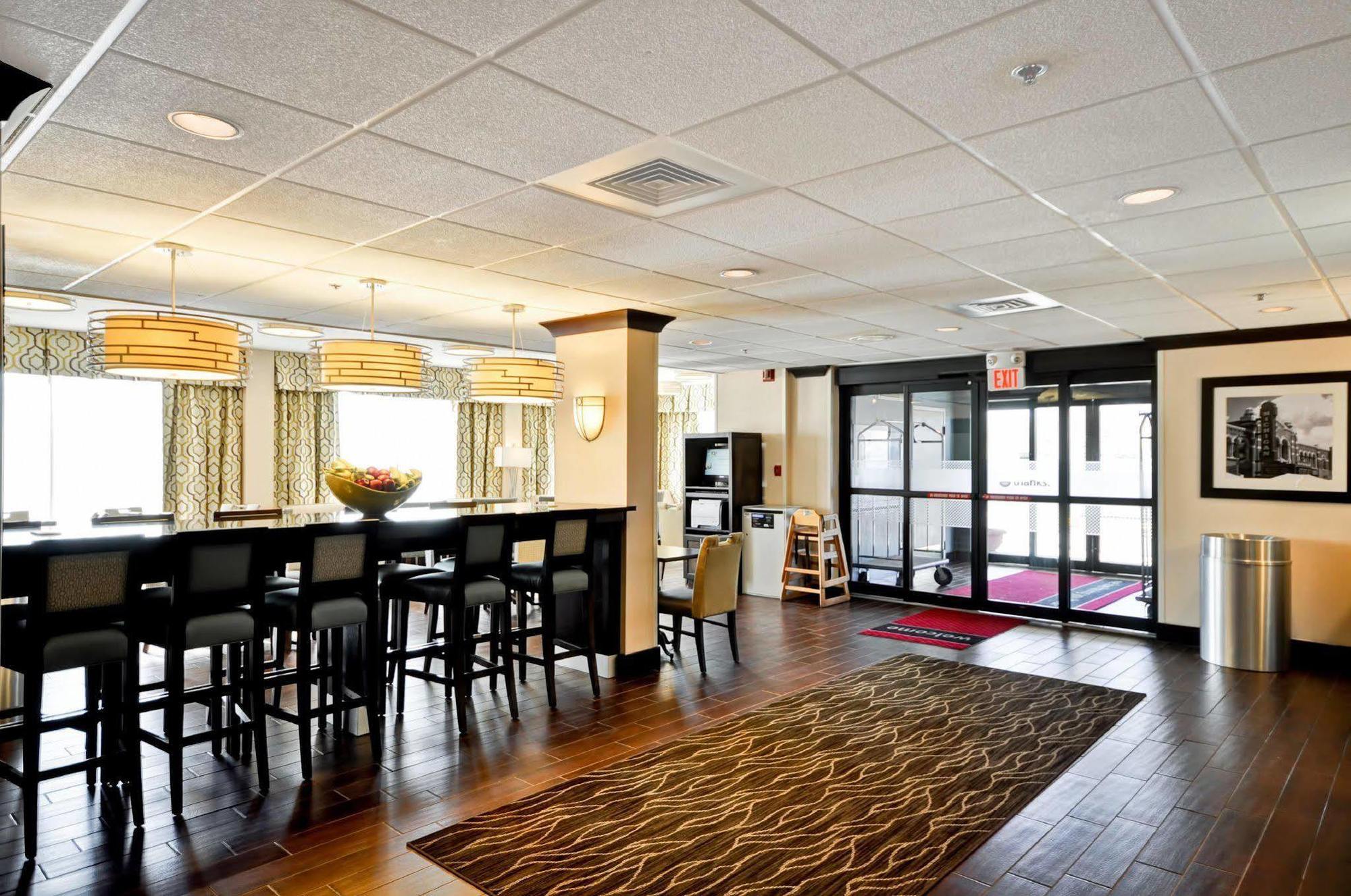 Hampton Inn Detroit Northville Exterior foto