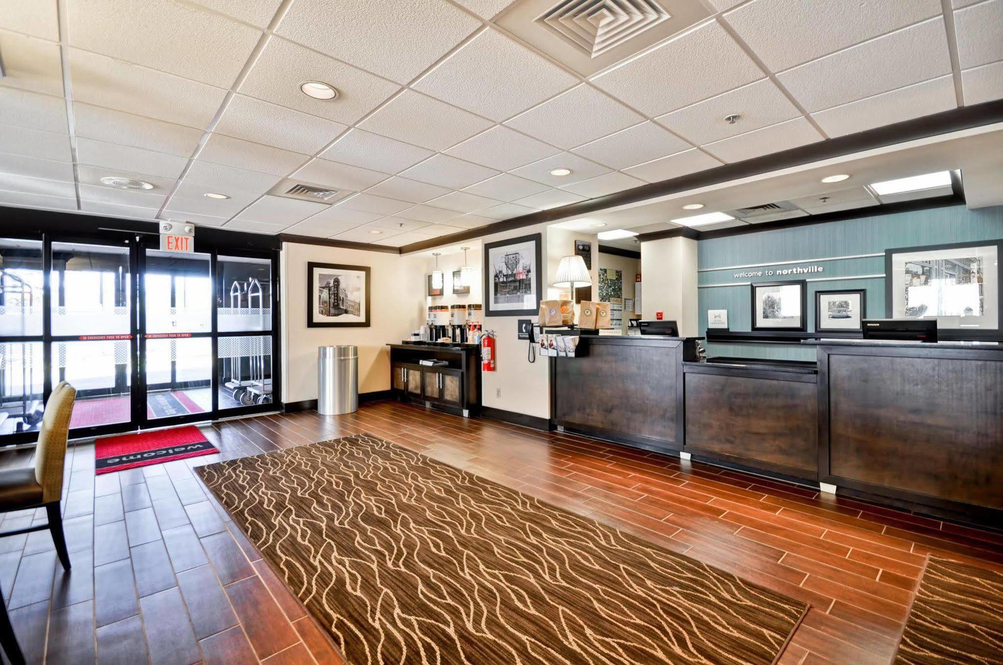Hampton Inn Detroit Northville Exterior foto
