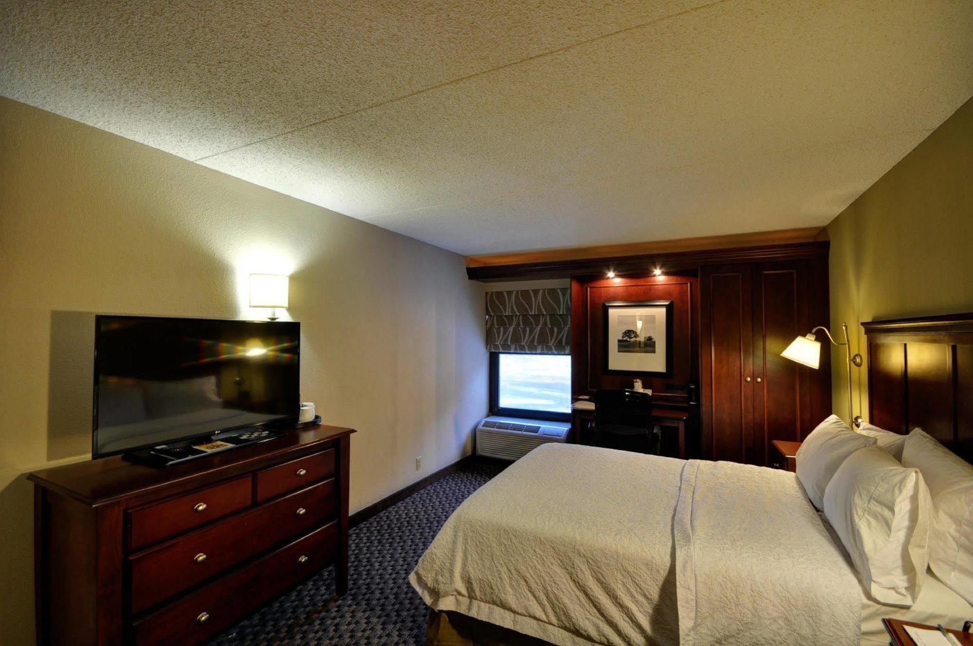 Hampton Inn Detroit Northville Exterior foto